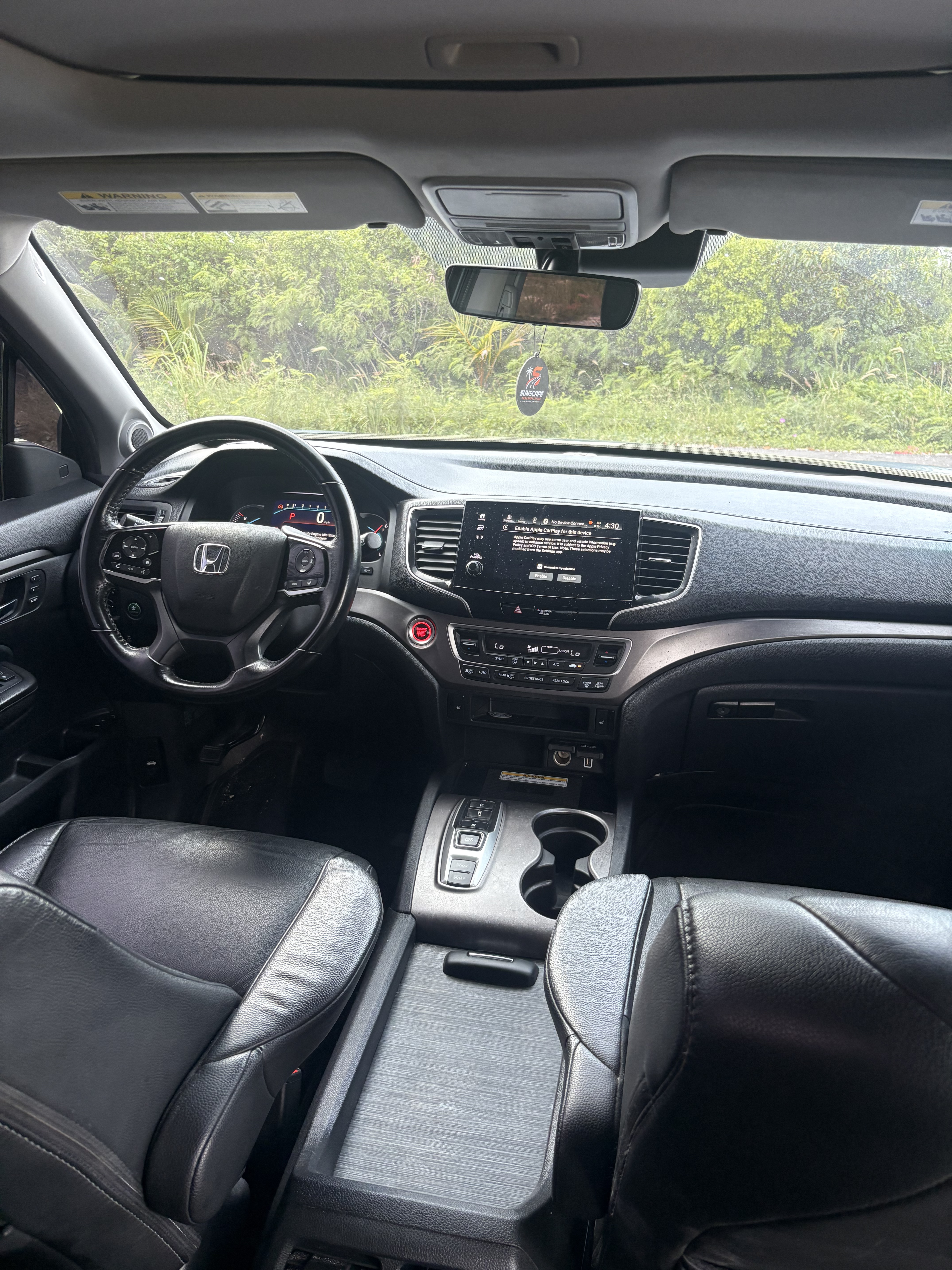 Honda Pilot — front cabin
